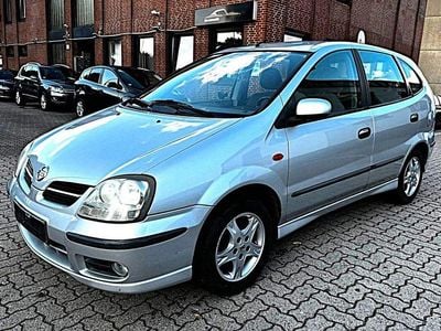 Nissan Almera Tino