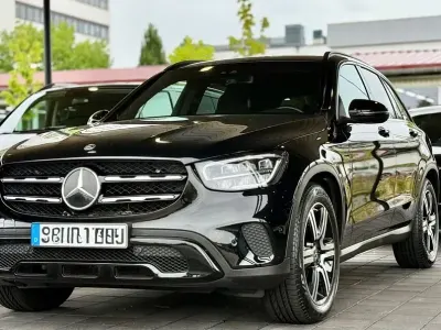 Gebraucht Mercedes GLC220 194 PS (142 kW) 2021 Schwarz SUV