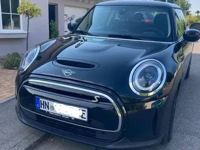 Gebraucht Mini Cooper SE Classic 135 kW (184 PS) 2023 Schwarz Kleinwagen