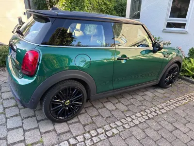 Gebraucht Mini Cooper SE Classic 135 kW (184 PS) 2022 Grün Kleinwagen