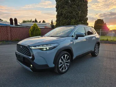 Gebraucht Toyota Corolla Cross 140 PS (102 kW) 2024 Cement grey SUV