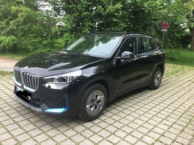 gebraucht BMW iX1 xDrive30 22kW Laden Premium Paket