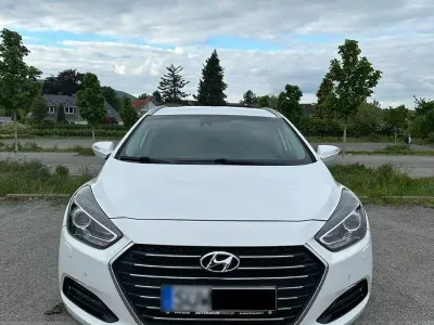 Gebraucht Hyundai i40 Premium 141 PS (103 kW) 2017 Weiß Kombi