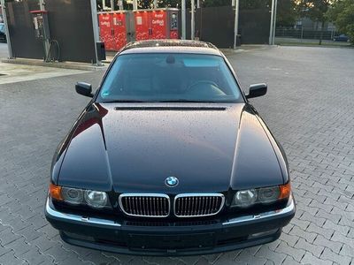 BMW 750