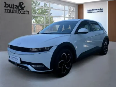 Gebraucht Hyundai Ioniq Basis 167 kW (228 PS) 2023 Weiß Kleinwagen