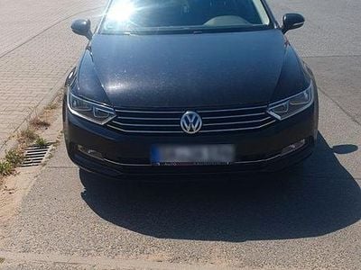 Schwarz Gebraucht 2018 VW Passat Comfortline Limousine | 9.600 € (Etwas zu teuer)