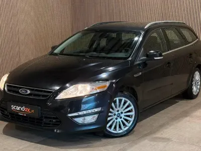 Gebraucht Ford Mondeo 140 PS (102 kW) 2014 Schwarz Limousine