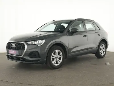 Gebraucht Audi Q3 Business 150 PS (110 kW) 2023 Nanograu SUV