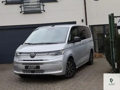 Second-hand VW T7 Style 150 CP (110 kW) 2024 Argintiu Van