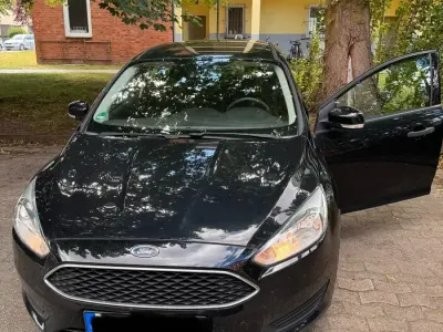 Gebraucht Ford Focus 100 PS (73 kW) 2017 Schwarz Limousine