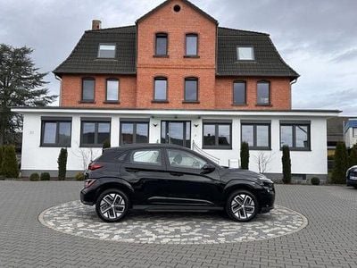 Gebraucht Hyundai Kona Select 100 kW (136 PS) 2022 Schwarz SUV