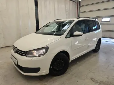 Gebraucht VW Touran Comfortline 105 PS (77 kW) 2014 Weiß Van / Kleinbus