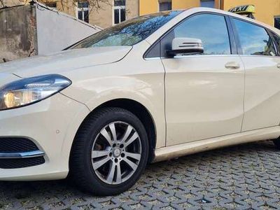 Mercedes B200