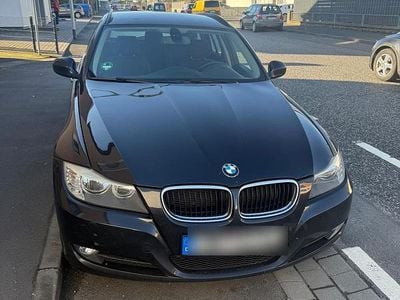 Gebraucht BMW 320 184 PS (135 kW) 2012 Schwarz Kombi