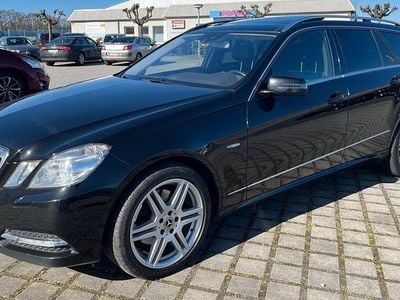 Gebraucht Mercedes E350 Night 265 PS (194 kW) 2010 Schwarz Limousine
