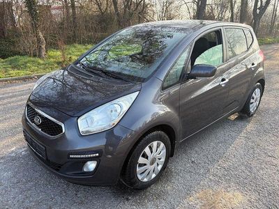 Gebraucht Kia Venga Spirit 128 PS (94 kW) 2015 Grau Kleinwagen