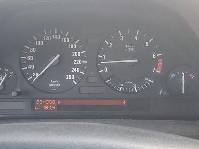 Gebraucht BMW 525 192 PS (141 kW) 1992 Blau Kombi