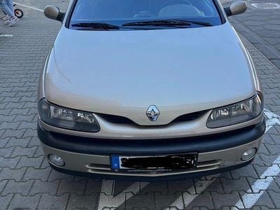 Gebraucht Renault Laguna 107 PS (78 kW) 1998 Beige Limousine