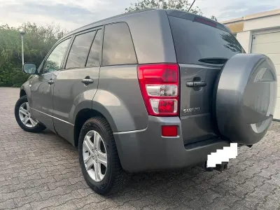 Gebraucht Suzuki Grand Vitara 129 PS (94 kW) 2009 Grau SUV