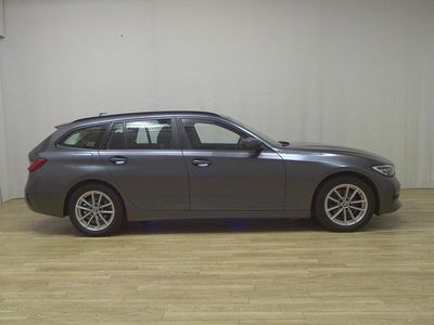 Grau Gebraucht 2021 BMW 320 Advantage Kombi | 17.680 € (Superpreis)