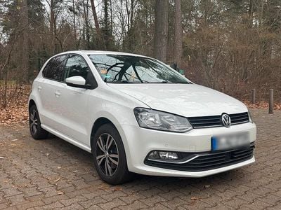 Weiß Gebraucht 2015 VW Polo Highline Kleinwagen | 6.500 € (Fairer Preis)
