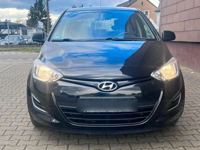 gebraucht Hyundai i20 1,2 Benziner 01632267859 TÜV 9/2025