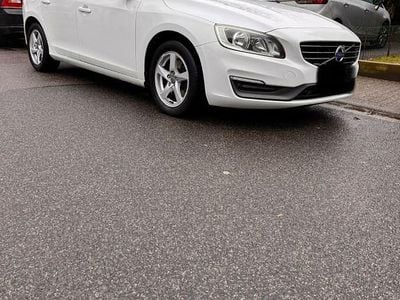 Gebraucht Volvo V60 Kinetic 181 PS (133 kW) 2014 Weiß Kombi