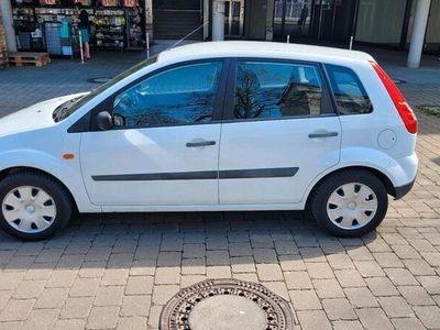 gebraucht Ford Fiesta 1.3