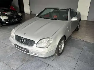 Gebraucht Mercedes SLK230 193 PS (141 kW) 1999 Silber Cabrio