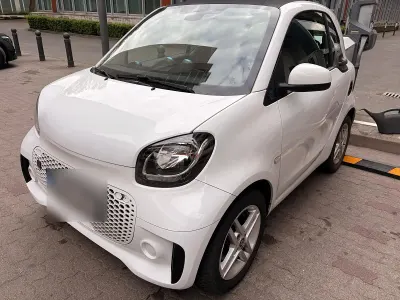 Używany Smart ForTwo Electric Drive 41 kW (56 KM) 2021 Biały Coupe