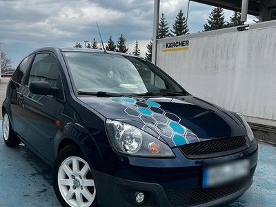 Gebraucht Ford Fiesta 65 PS (47 kW) 2006 Blau Kleinwagen