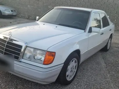 Gebraucht Mercedes E200 118 PS (86 kW) 1992 Weiß Limousine
