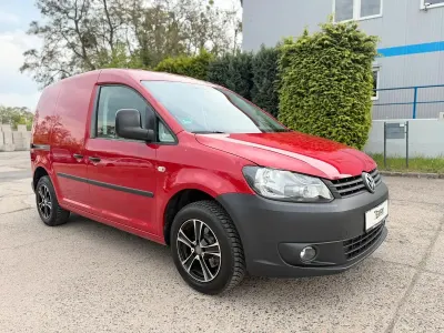 Używany VW Caddy 102 KM (75 kW) 2011 Czerwony Minivan