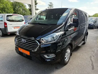 Gebraucht Ford Transit Titanium 131 PS (96 kW) 2018 Iridiumschwarz metallic Kombi