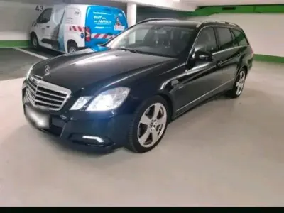 Gebraucht Mercedes E250 204 PS (150 kW) 2010 Schwarz Kombi