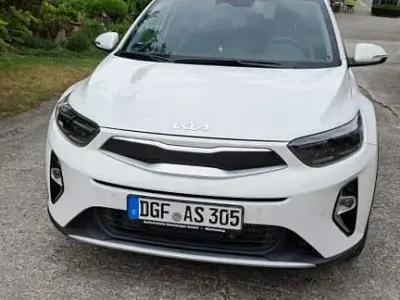Gebraucht Kia Stonic Spirit 101 PS (74 kW) 2025 Weiß SUV