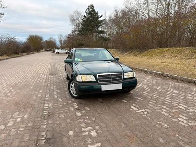 Gebraucht Mercedes C180 122 PS (89 kW) 1996 Grün Limousine