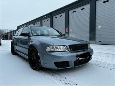 Silber Gebraucht 2001 Audi A4 Kombi | 68.000 €