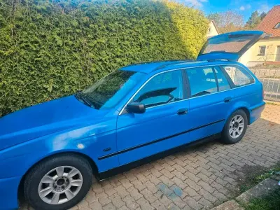 Gebraucht BMW 525 163 PS (119 kW) 2003 Blau Kombi
