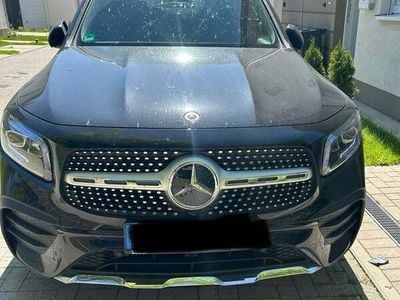 Mercedes GLB220