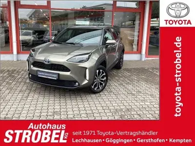 Gebraucht Toyota Yaris Connect Style 116 PS (85 kW) 2023 Manganbronze metallic Kleinwagen