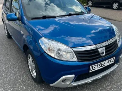 Gebraucht Dacia Sandero Lauréate 75 PS (55 kW) 2009 Blau Limousine