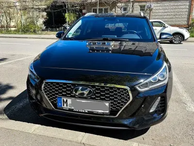 Gebraucht Hyundai i30 Premium 140 PS (102 kW) 2017 Schwarz Kombi