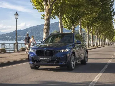 Gebraucht BMW X5 M Sport 286 PS (210 kW) 2024 Blau SUV
