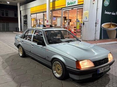 Gebraucht Opel Rekord 71 PS (52 kW) 1986 Blau Limousine