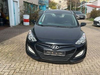 Gebraucht Hyundai i30 Trend 110 PS (80 kW) 2014 Phantom black Kombi