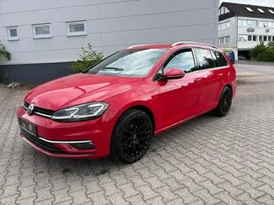 Gebraucht VW Golf VII Highline 150 PS (110 kW) 2017 Tornadorot Kombi