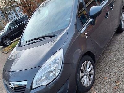 Grau Gebraucht 2012 Opel Meriva Van / Kleinbus | 4.000 € (Fairer Preis)