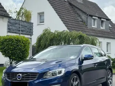 Gebraucht Volvo V60 Ocean Race 136 PS (100 kW) 2015 Blau Kombi