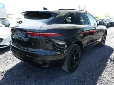 Begagnad Jaguar F-Pace R-Dynamic 250 HK (183 kW) 2022 Svart SUV